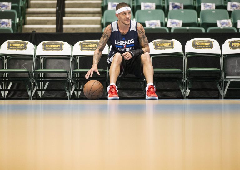 Ex-NBA player Delonte West responds to video of him panhandling