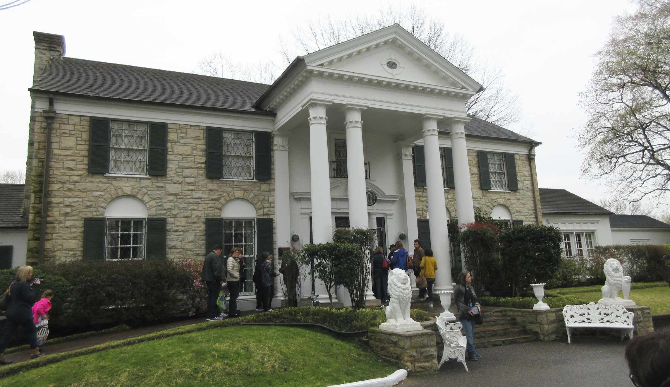 Elvis Presley’s Graceland estate tagged with ‘defund the police’ and other graffiti