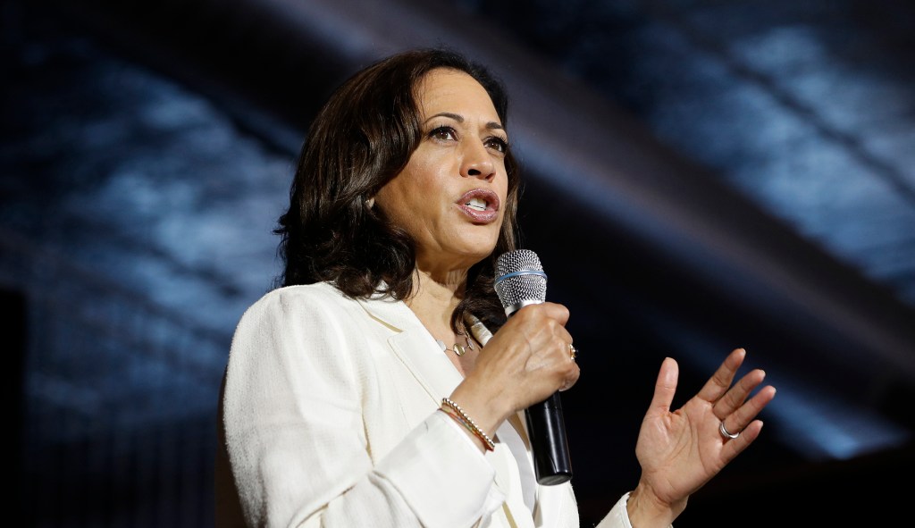 Wannabe dictator Kamala Harris thinks Twitter should ban Trump