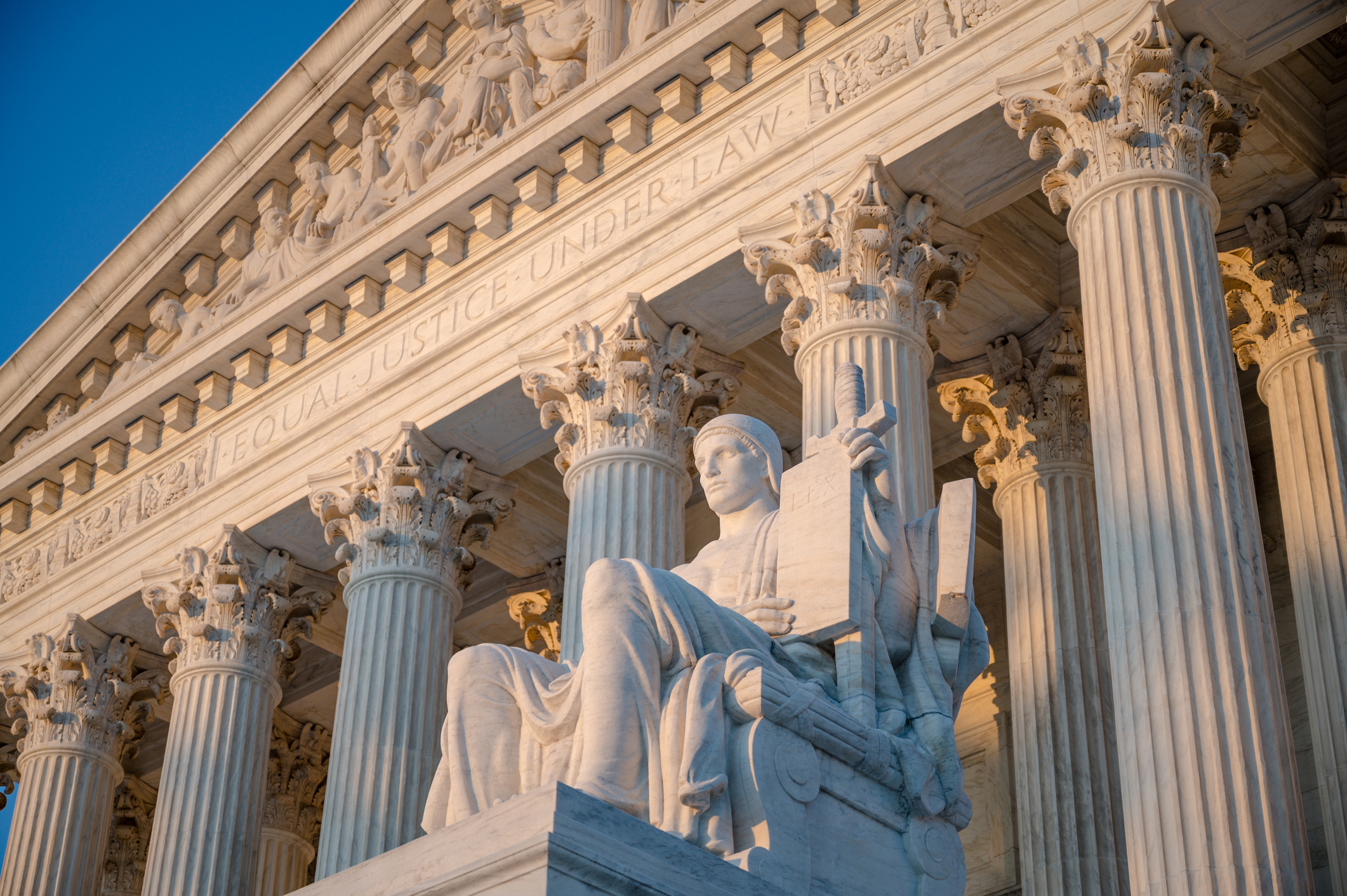 White House taps three outside advisers as Supreme Court battle shapes up