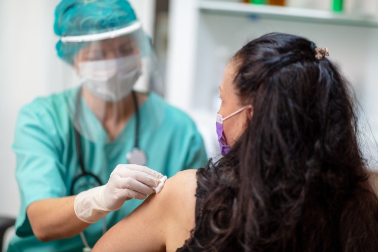 Coronavirus vaccine will begin arriving in states Monday: US government