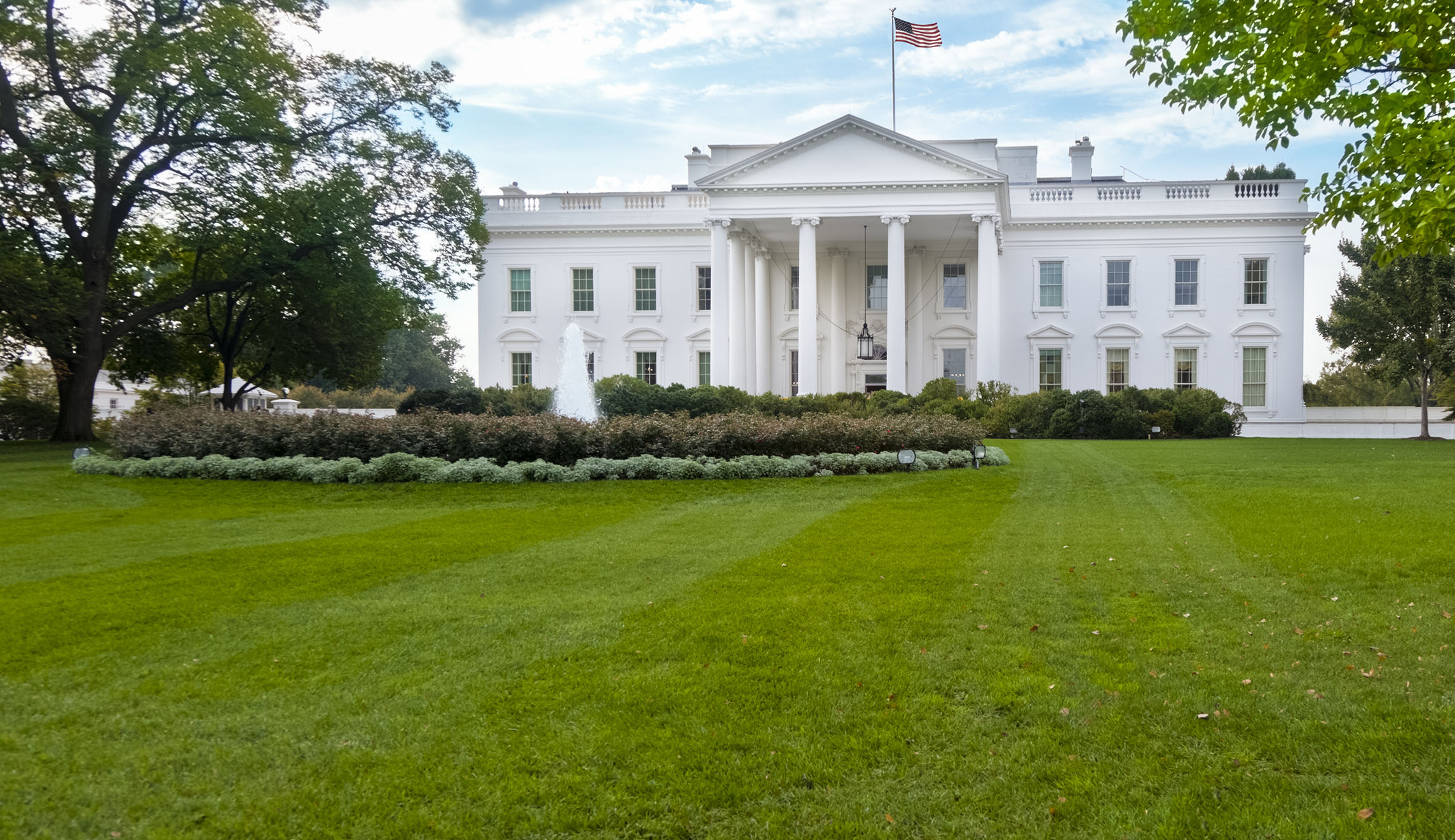 Sinkhole forms on White House north lawn