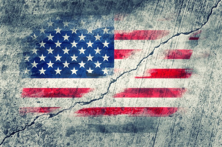 Voters see American dream fading, a new poll says