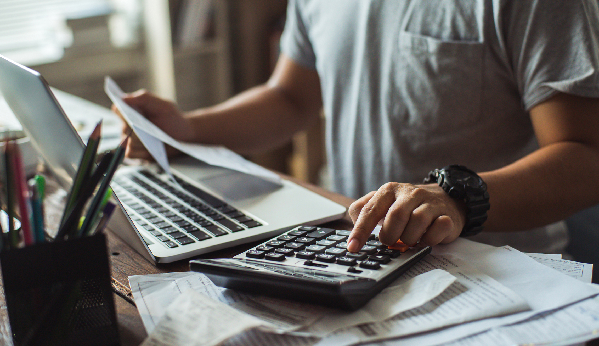 Workers pay slightly less toward health insurance premiums in 2018