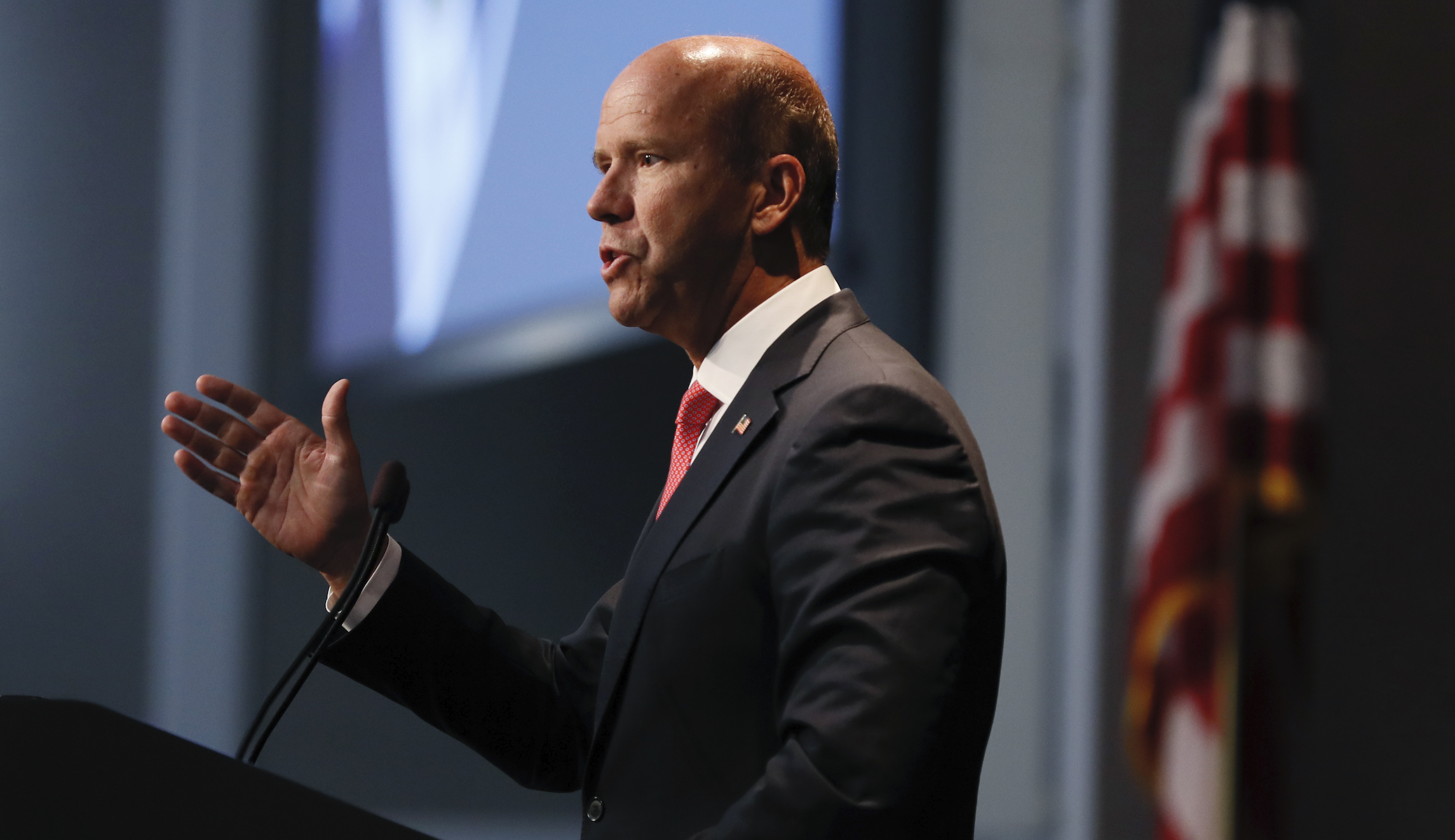2020 Democrat compares DNC to Thanos over stricter debate qualifications
