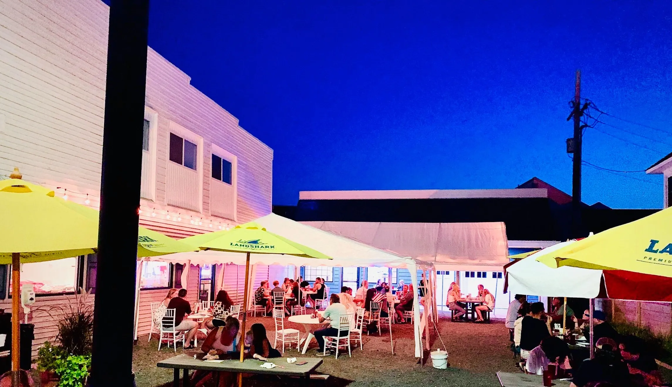 Klee's Bar & Grill Seaside 3.jpg