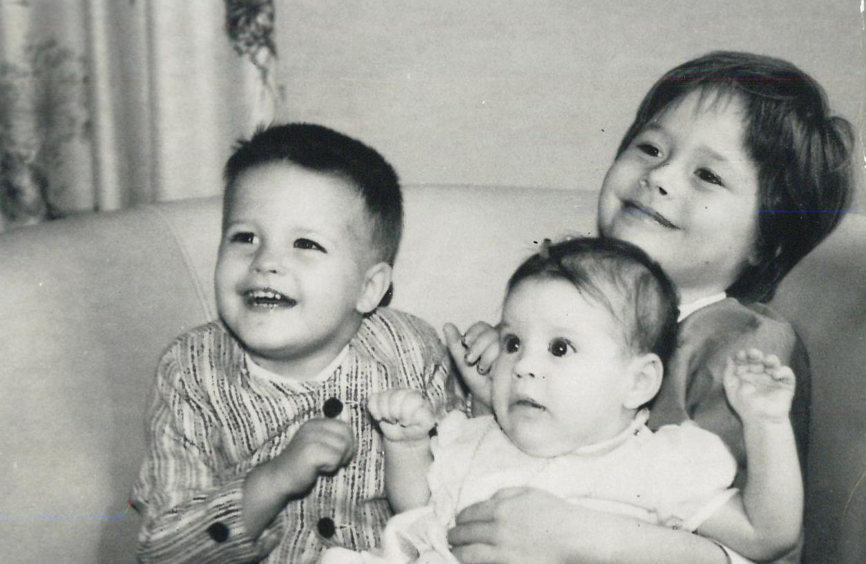 Mark Frerichs young family photo.jpg