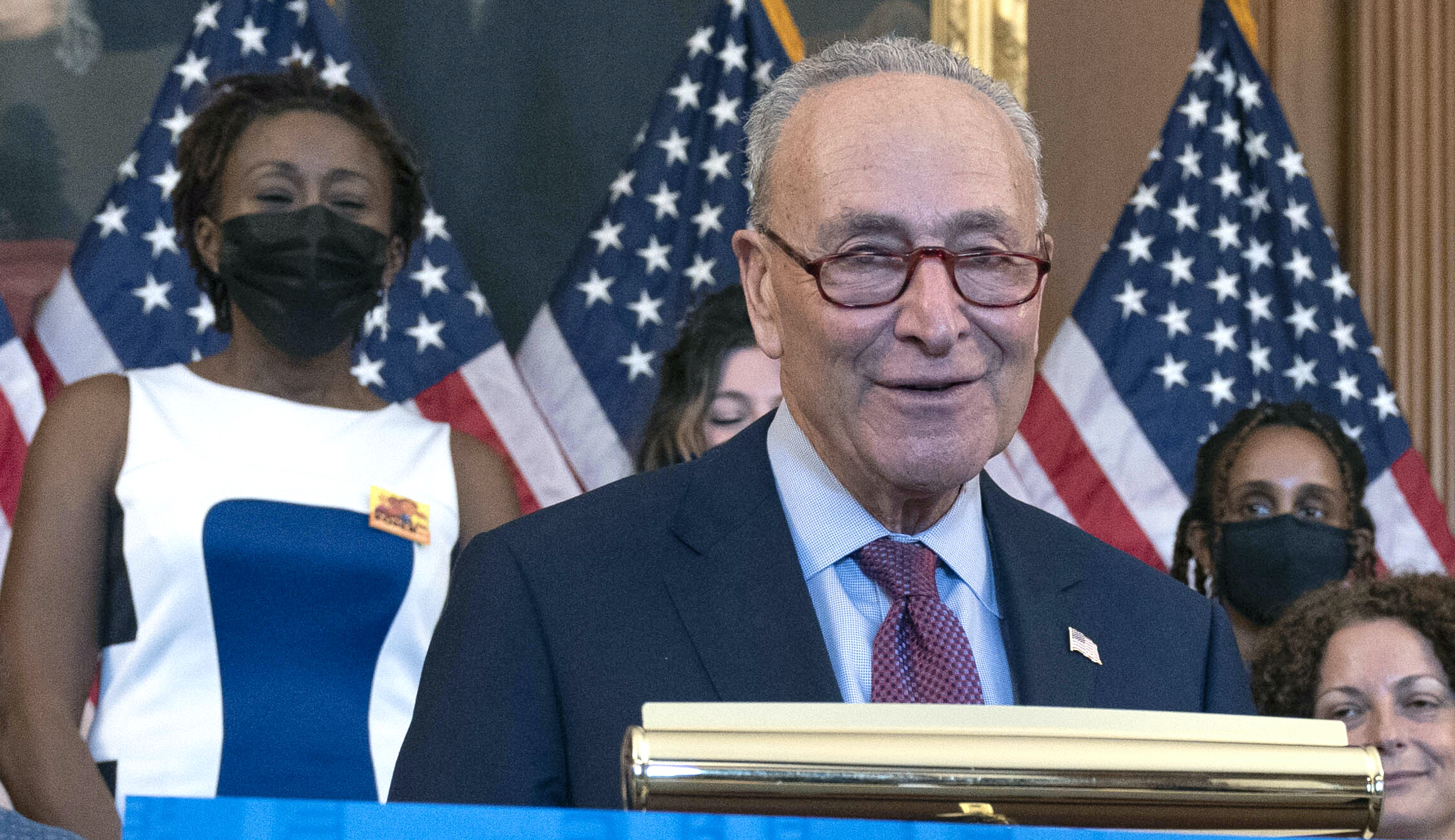 Masks make comeback at the Capitol following breakthrough cases