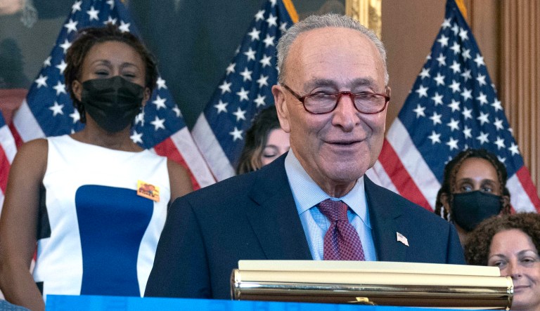 Masks make comeback at the Capitol following breakthrough cases