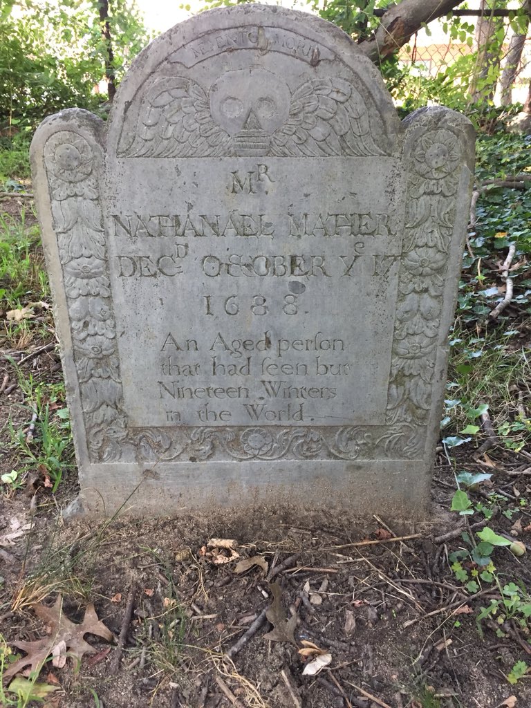 Headstone at the grave of Nathanel Mather.