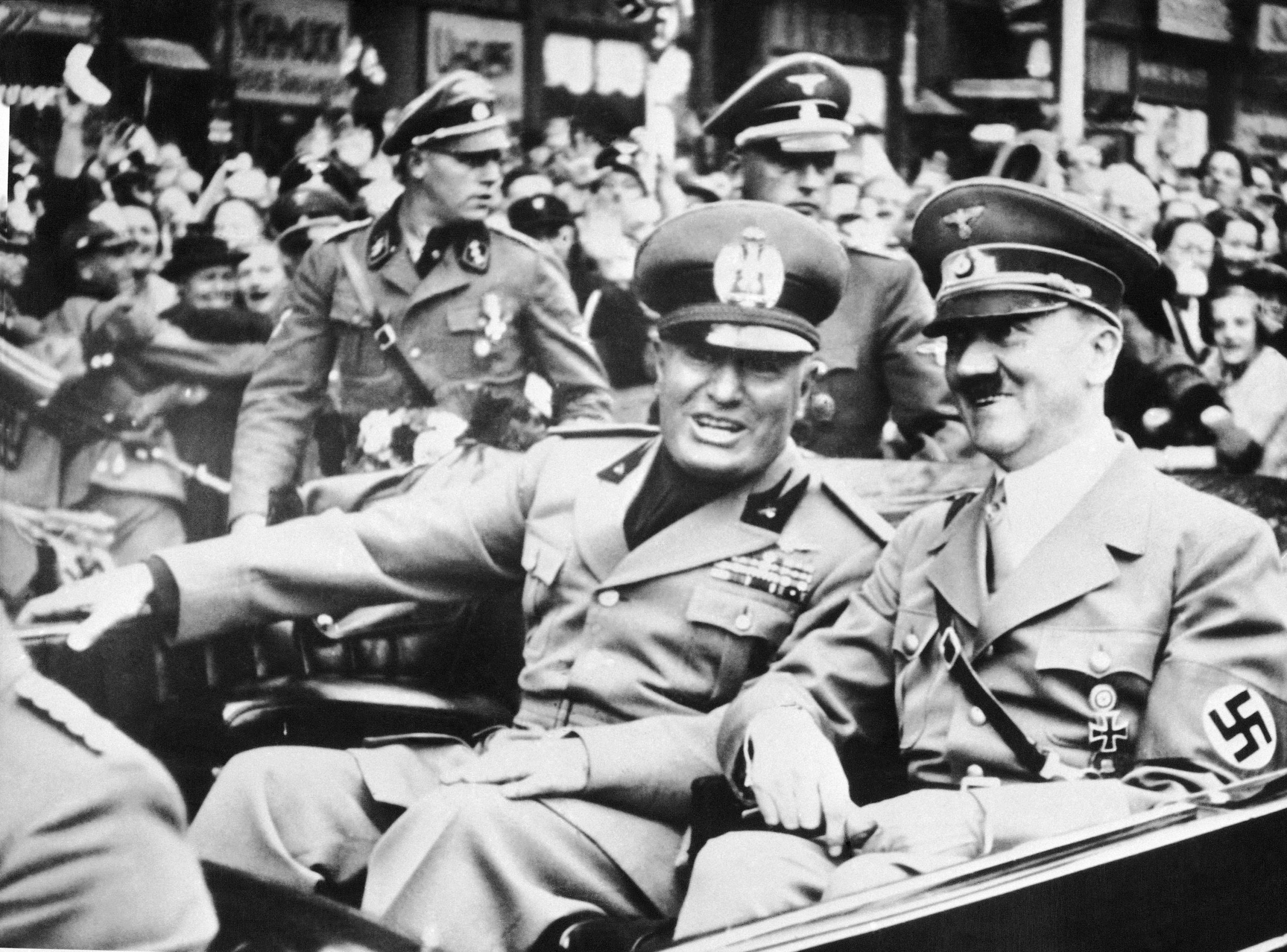Benito Mussolini, Adolf Hitler