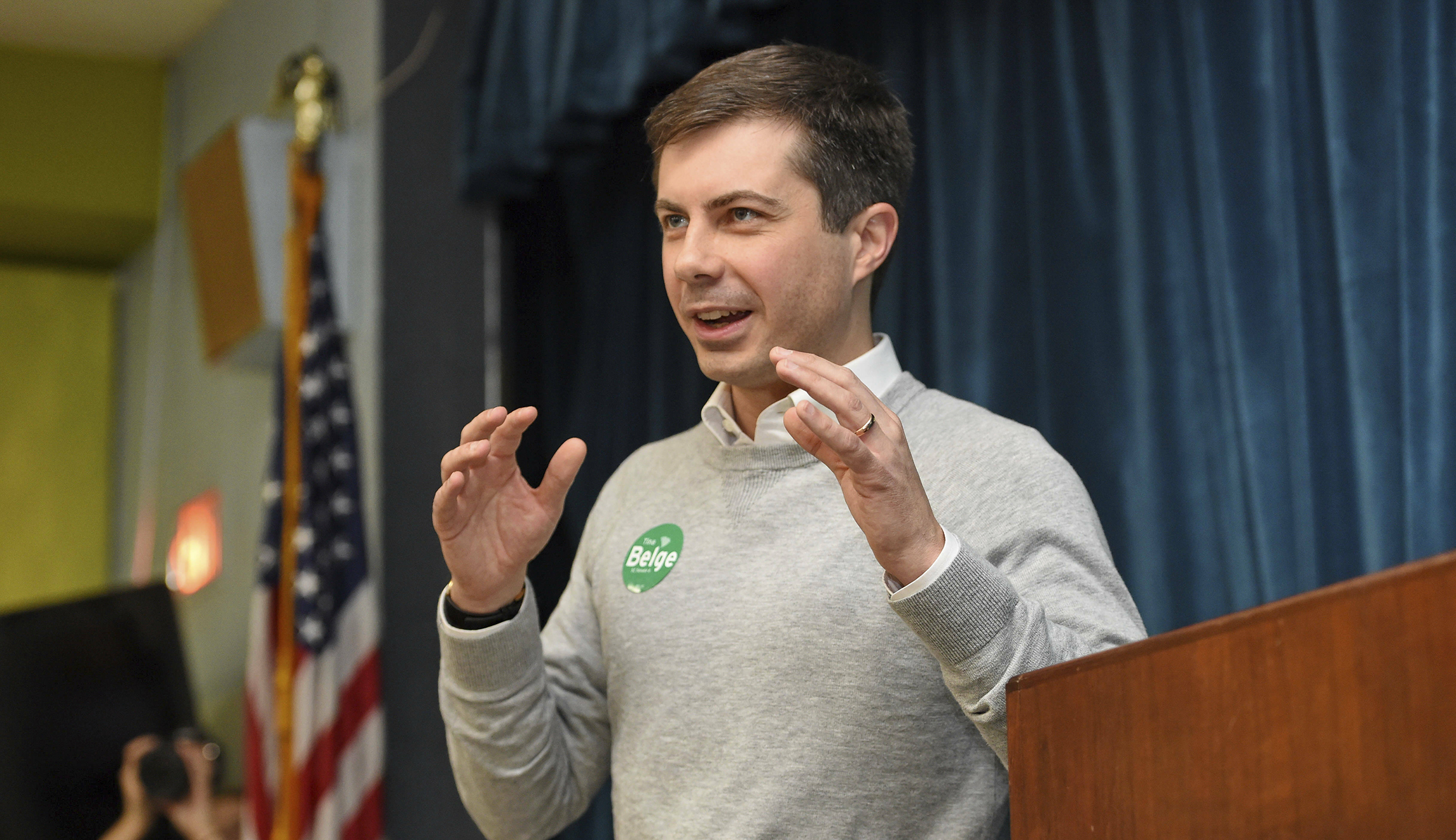 Pete Buttigieg feigns solidarity with Middle America