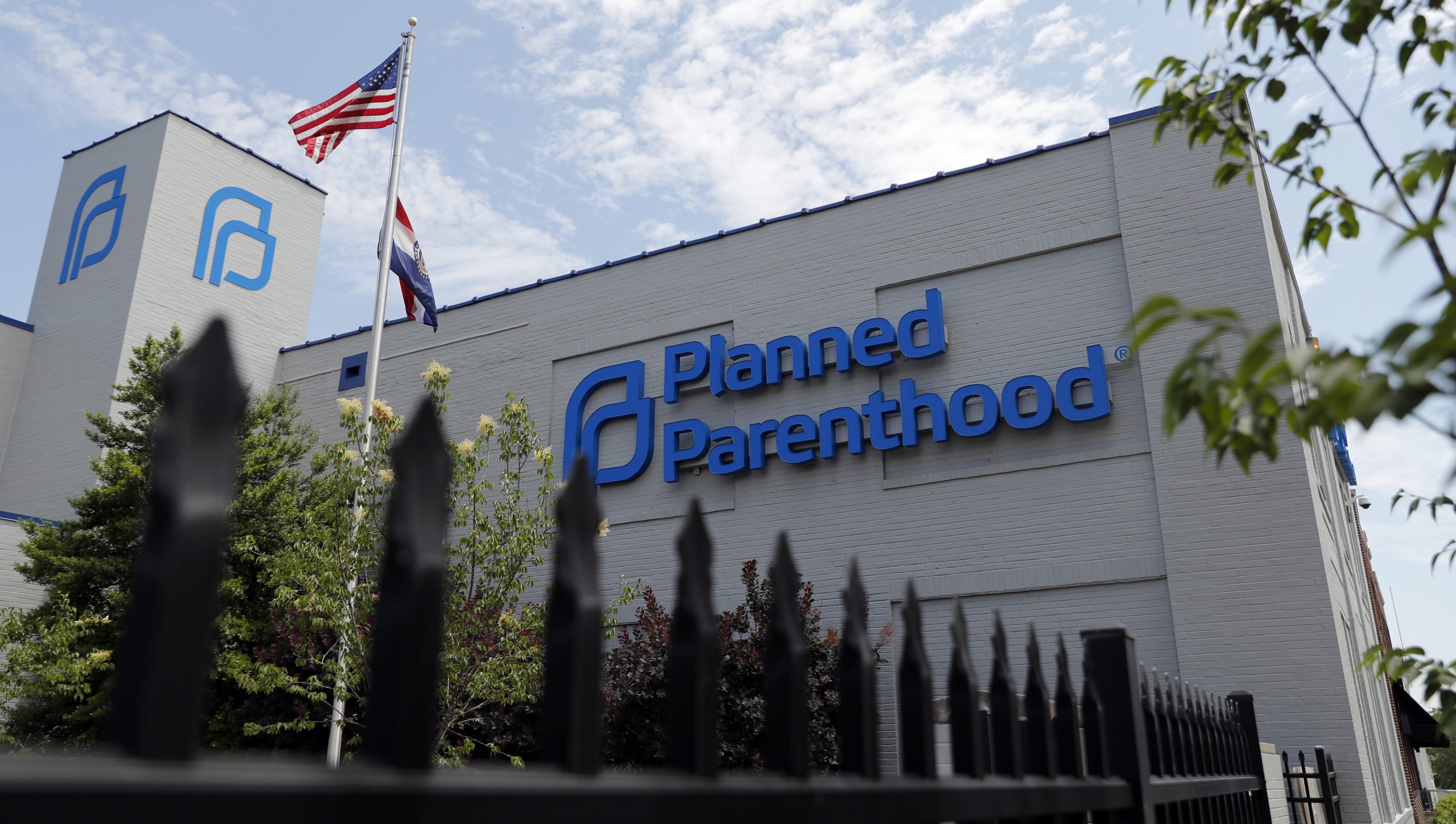 How did Planned Parenthood affiliates receive coronavirus relief funding?
