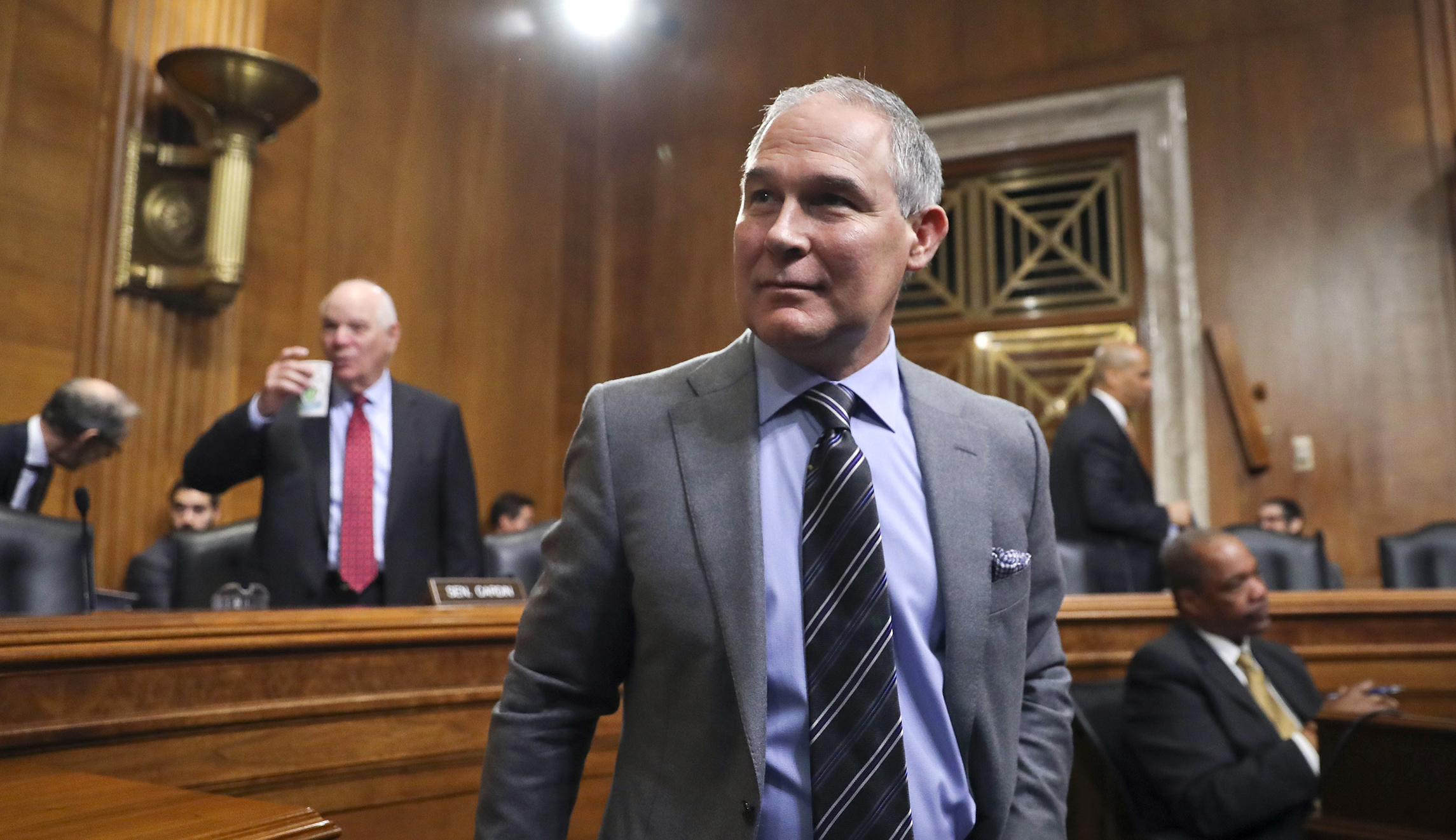 Conservative senators race to EPA chief Scott Pruitt’s defense