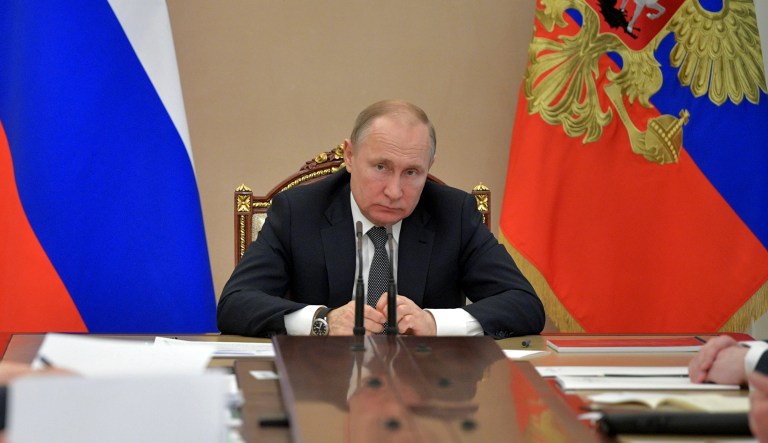 In St. Petersburg, Putin offers a deza masterclass