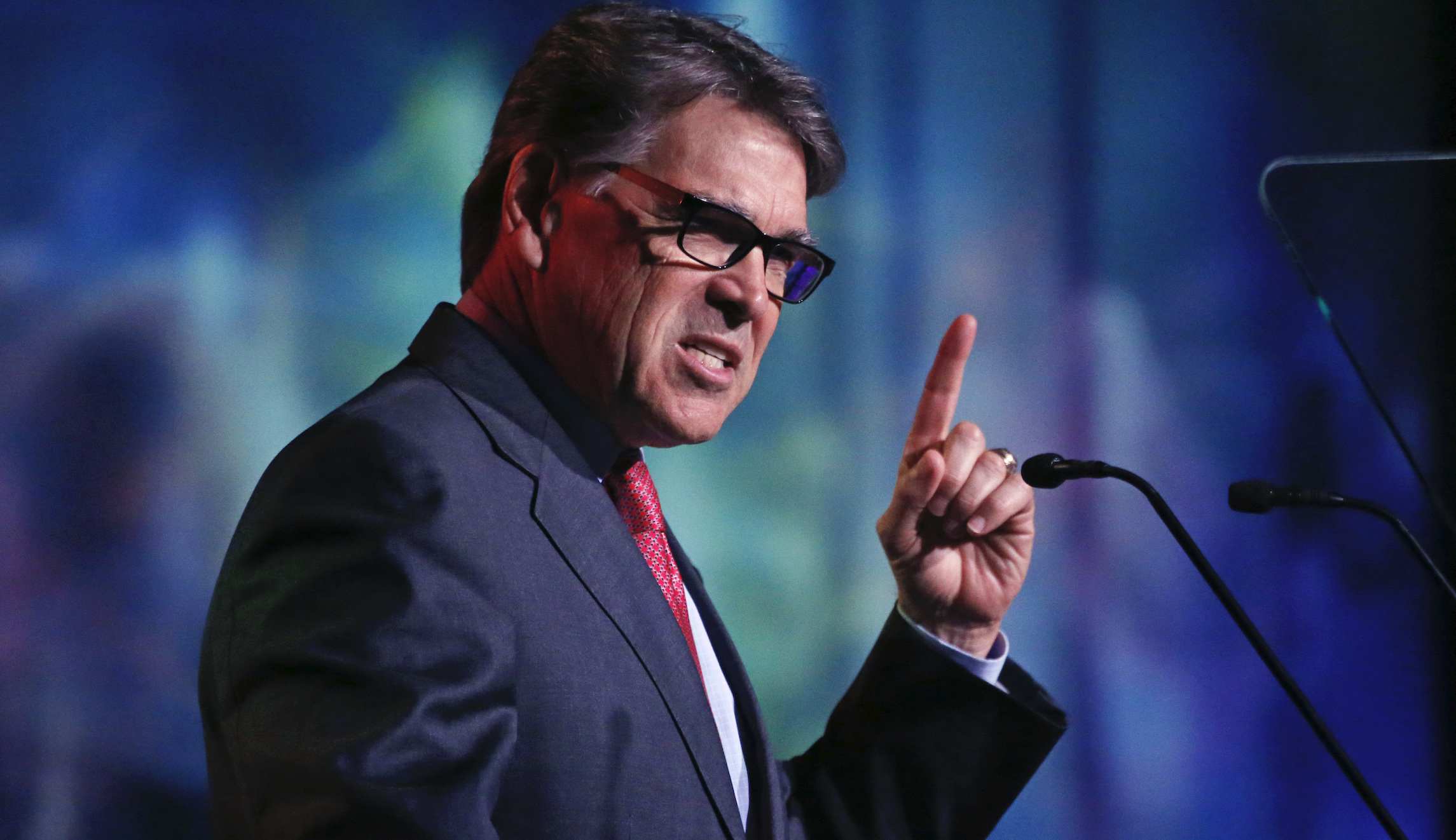 Rick Perry resigns as energy secretary amid Ukraine investigation