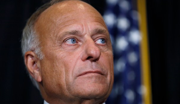 Comedians build ‘Confederate statue’ to Steve King