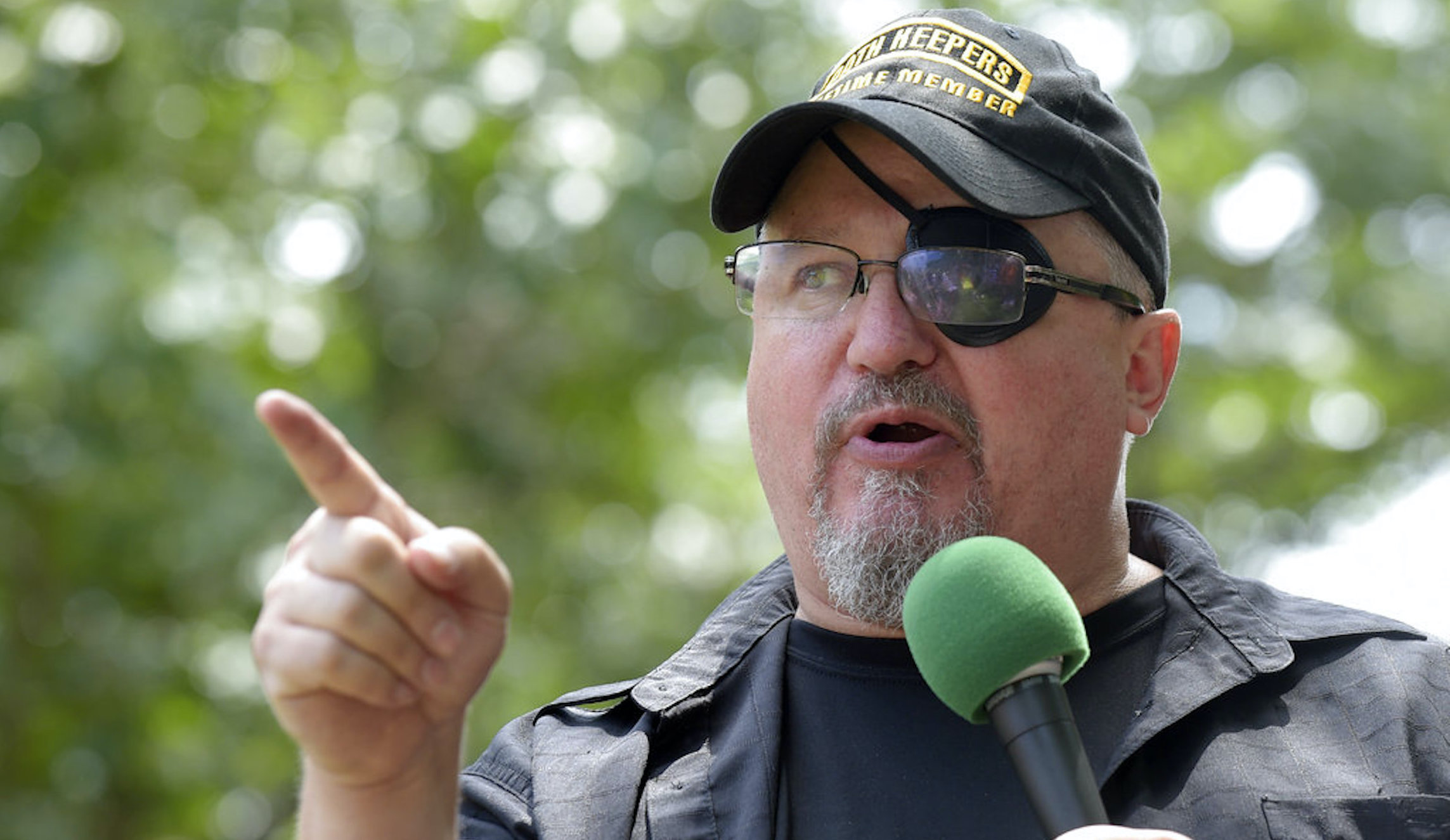 DOJ says judge should deny Oath Keepers request to delay trial and move it from DC