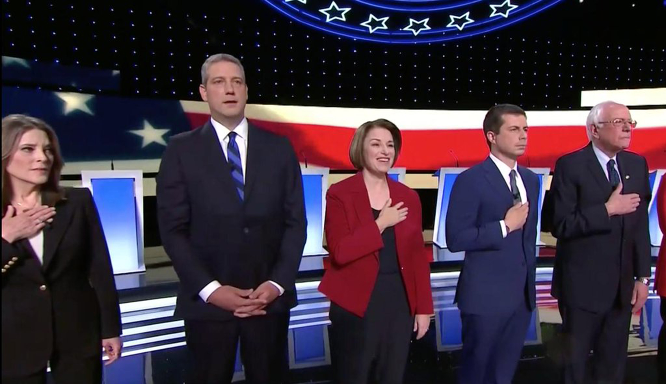 2020 Democrat Tim Ryan refuses to put hand over heart during US national anthem
