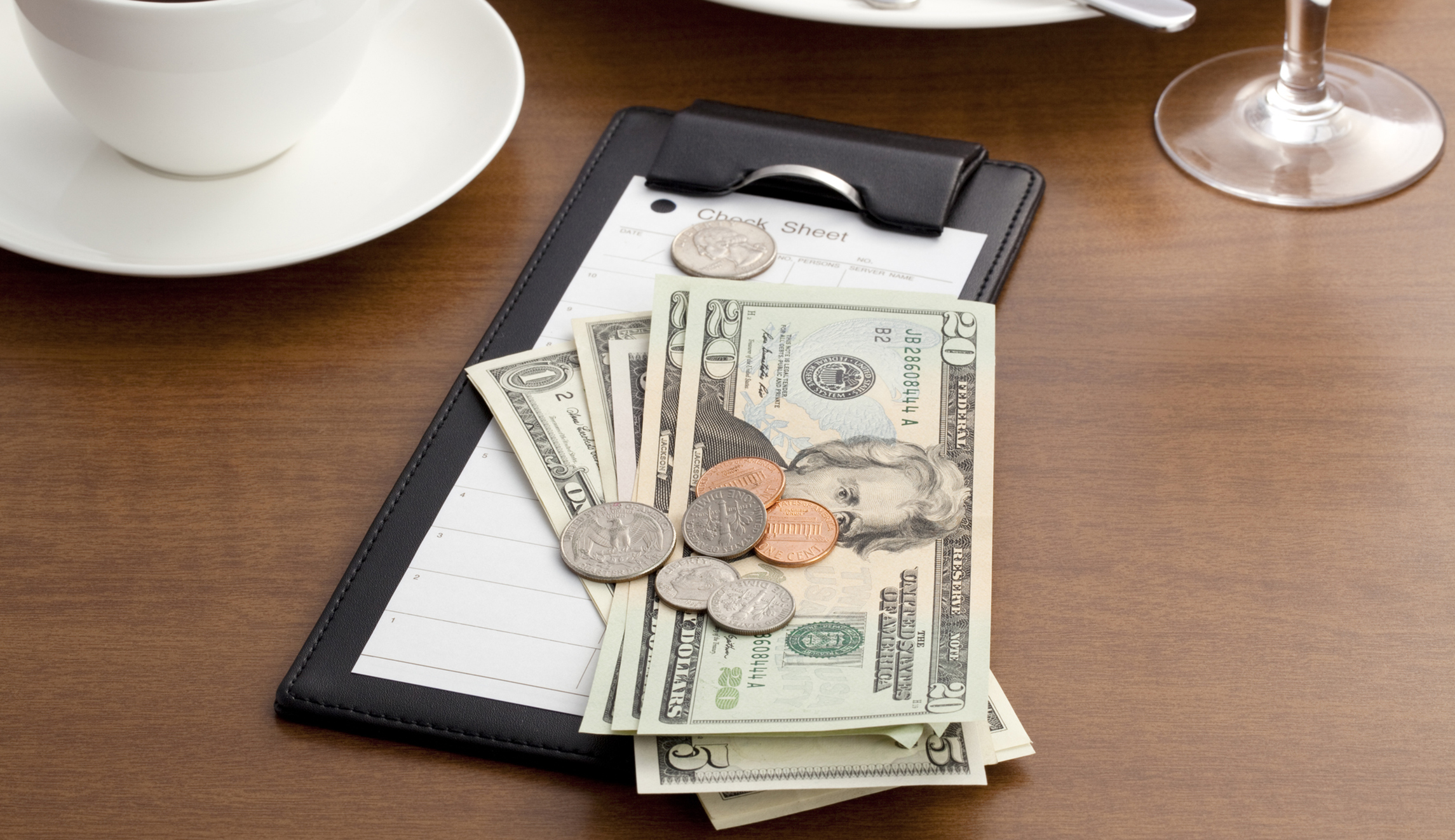 DC votes to raise minimum wage for tipped workers