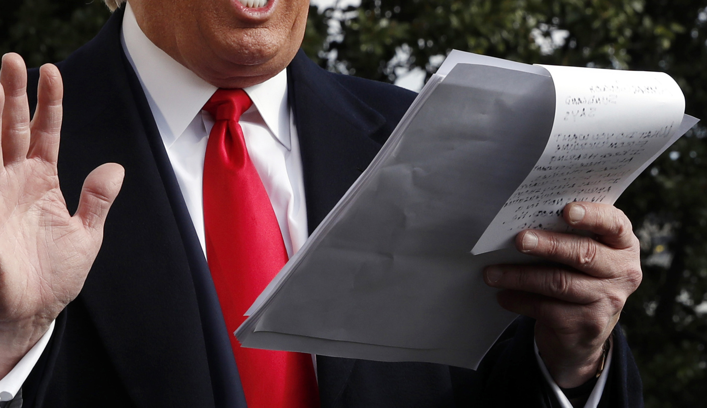Reporters photograph Trump’s impeachment notes: ‘I want no quid pro quo’