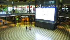 Will the internet kill the shopping mall star?
