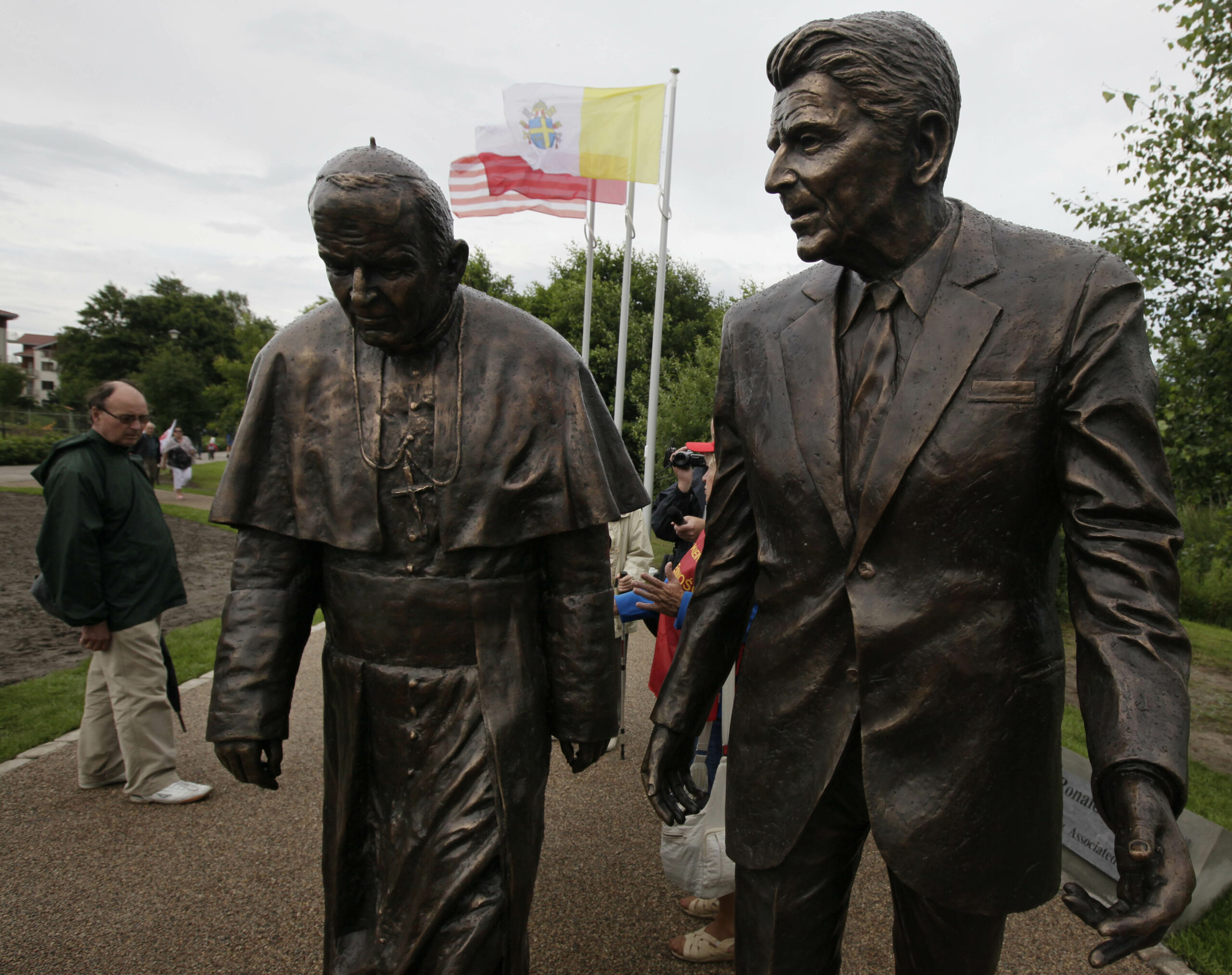 Reagan statue to replace communist in Kiev square, called ‘act of heroism’