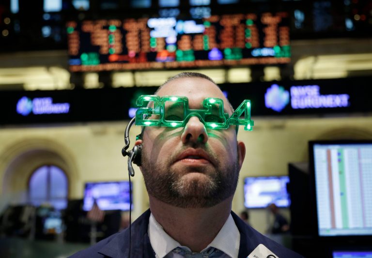 The Dow Jones industrial average was down 91 points, or 0.6 percent, at 16,486 in early trading Thursday. (AP/Seth Wenig)