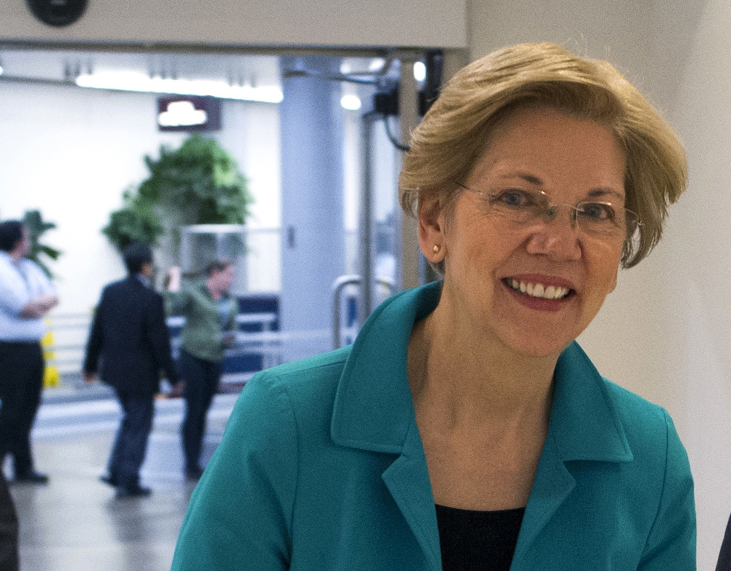 Elizabeth Warren applies to be a Harry Potter Defense Against the Dark Arts professor