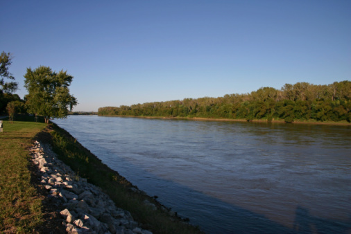 Dozens of people have claimed ownership of minerals from an oil well between the low- and high-water marks along the Missouri River. (Photo: Thinkstock)