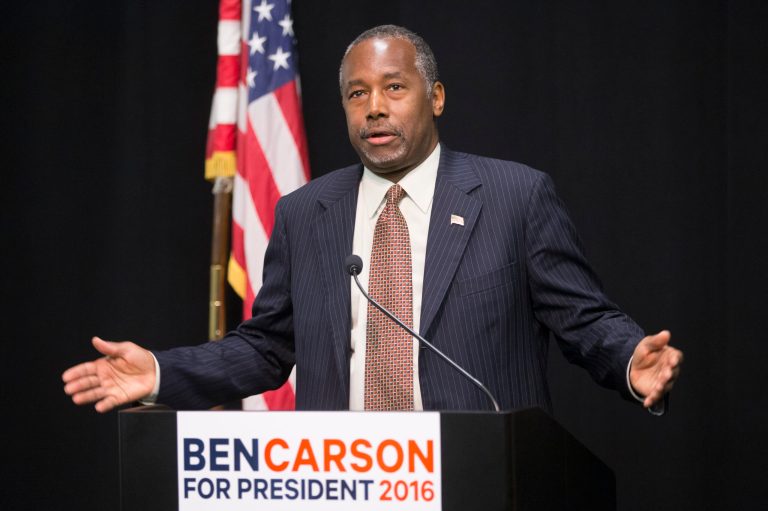Carson leads among women, while Trump has the backing of the majority of men and seniors.Â (AP file photo/John Minchillo)