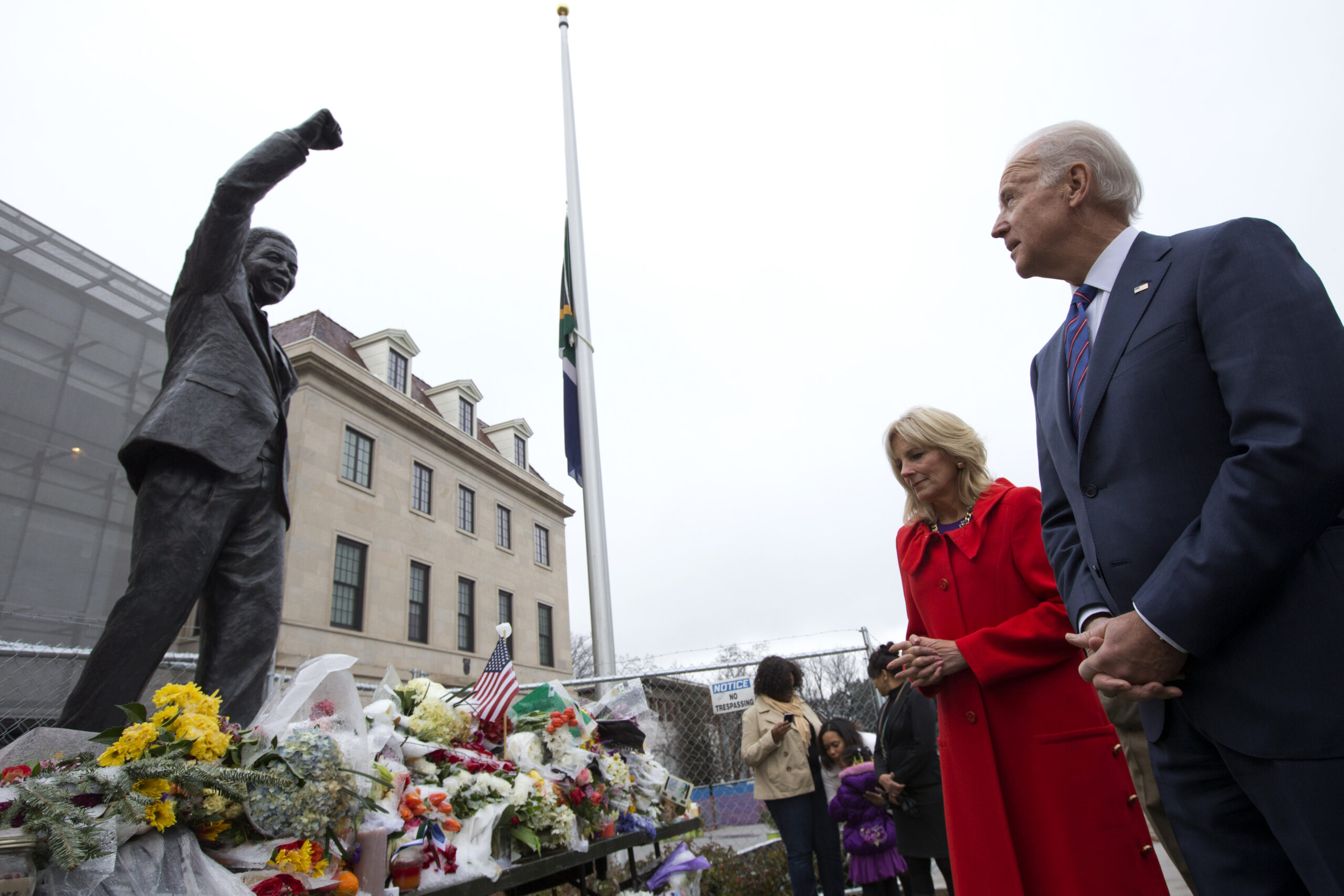 Biden signs Mandela condolence book at embassy