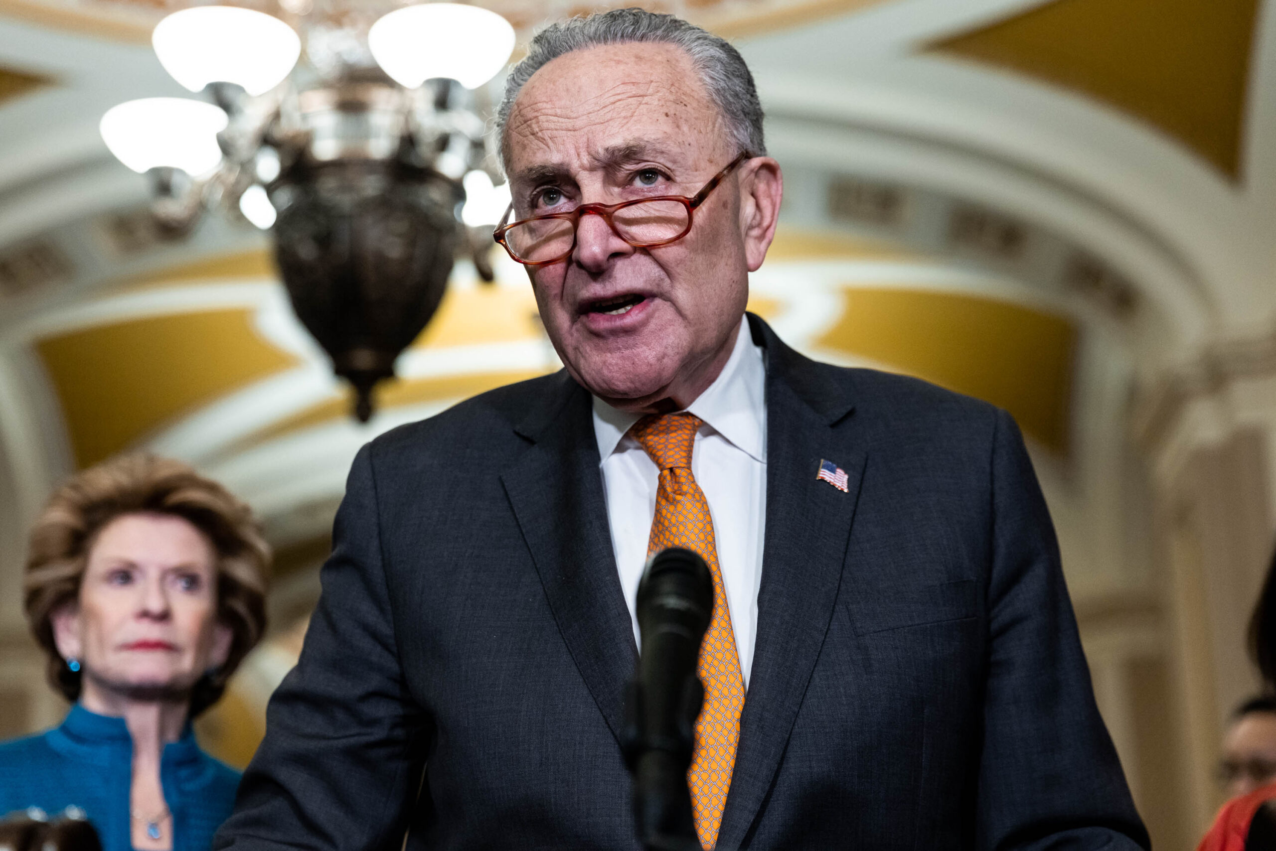 010223_SCHUMER-3.JPG