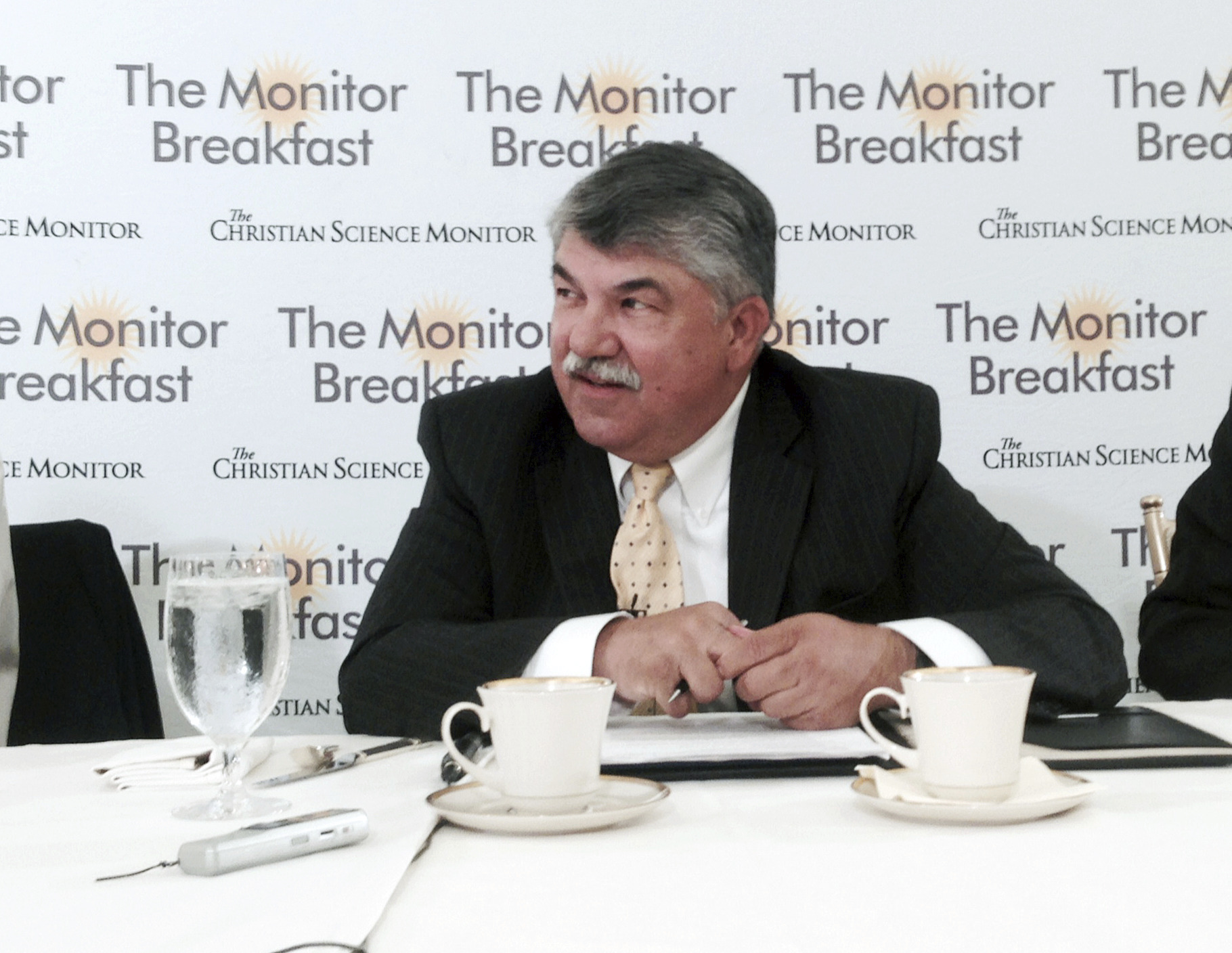 AFL-CIO chief urges Obama to be bold on immigration executive action