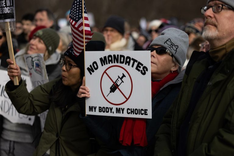 Protesters gather at Lincoln Memorial to rally against Biden’s embattled vaccine mandates