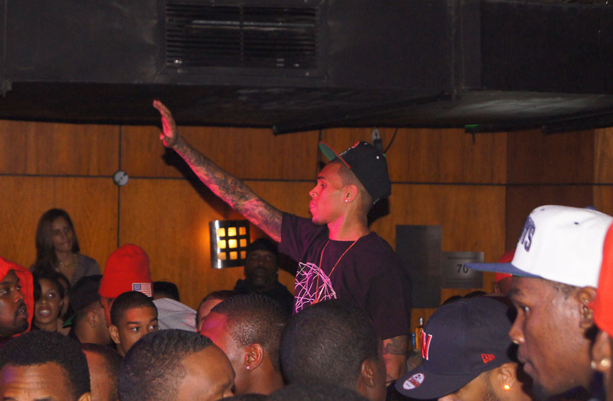 Sightings: Chris Brown shows up at Wall’s final 21st