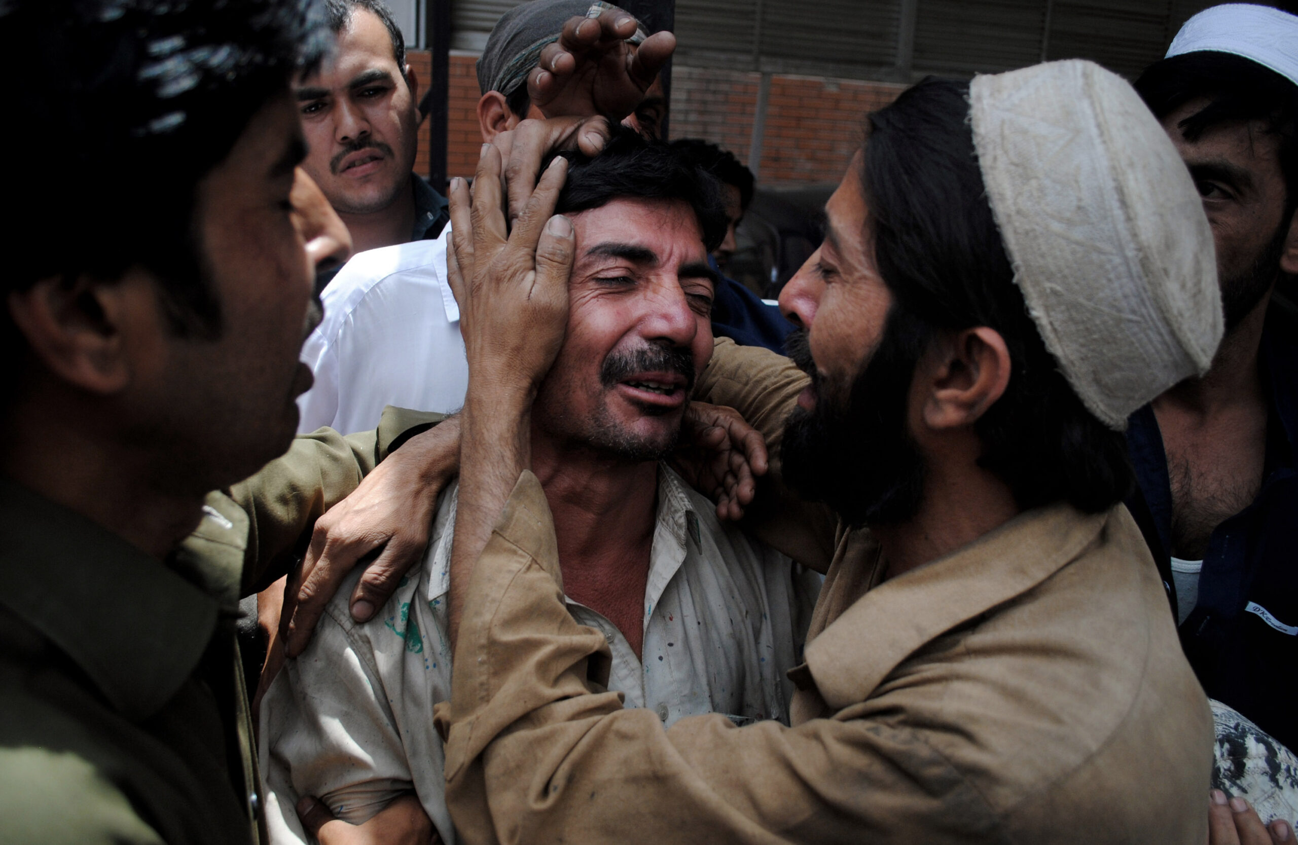 Pakistan polio vaccination suspended after killing