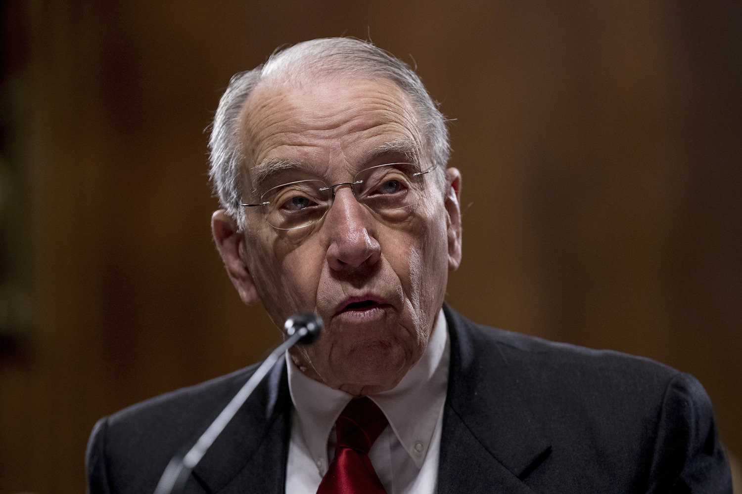 Grassley rips FBI’s reported plans to hire author of Trump dossier