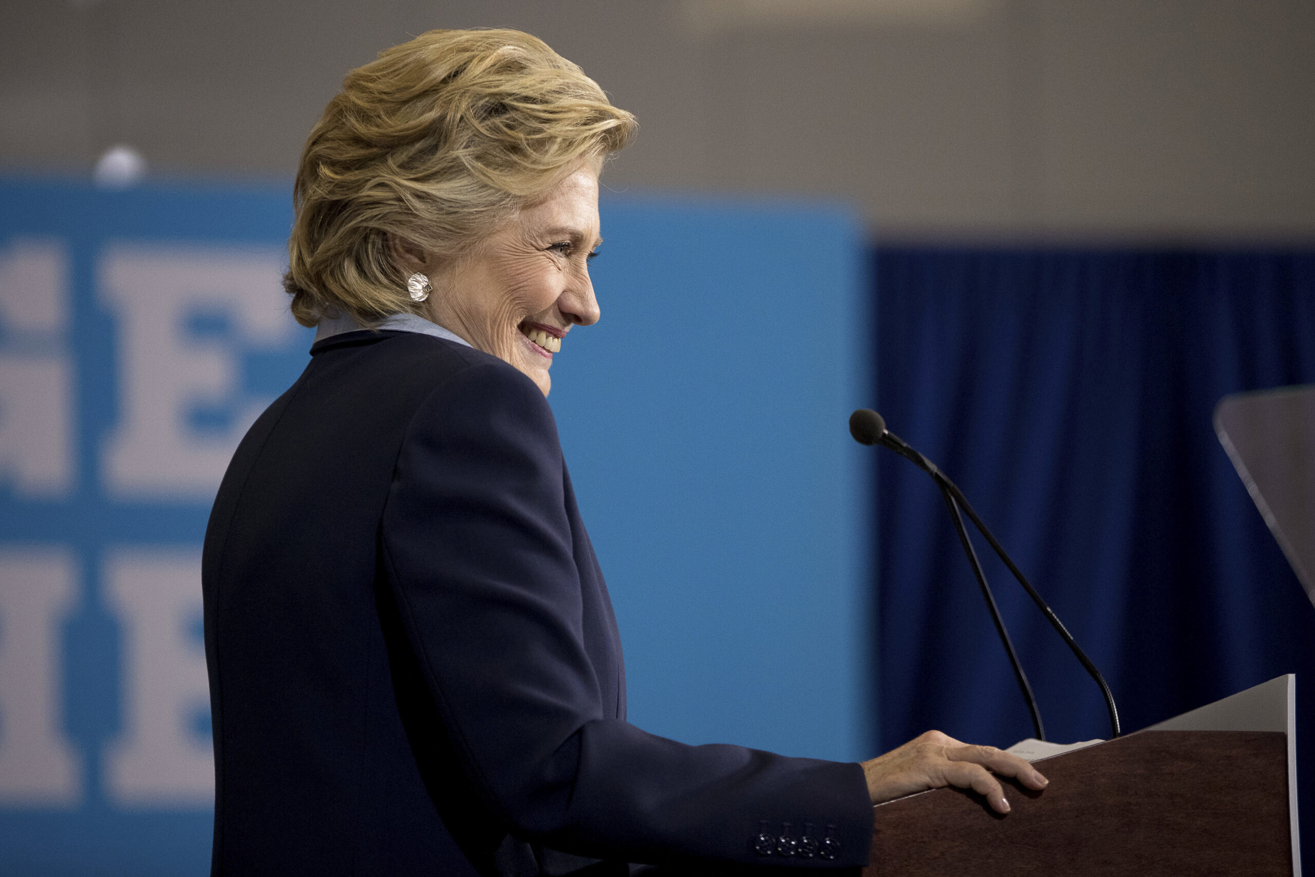 Following debate, Clinton holds lead in key battleground states