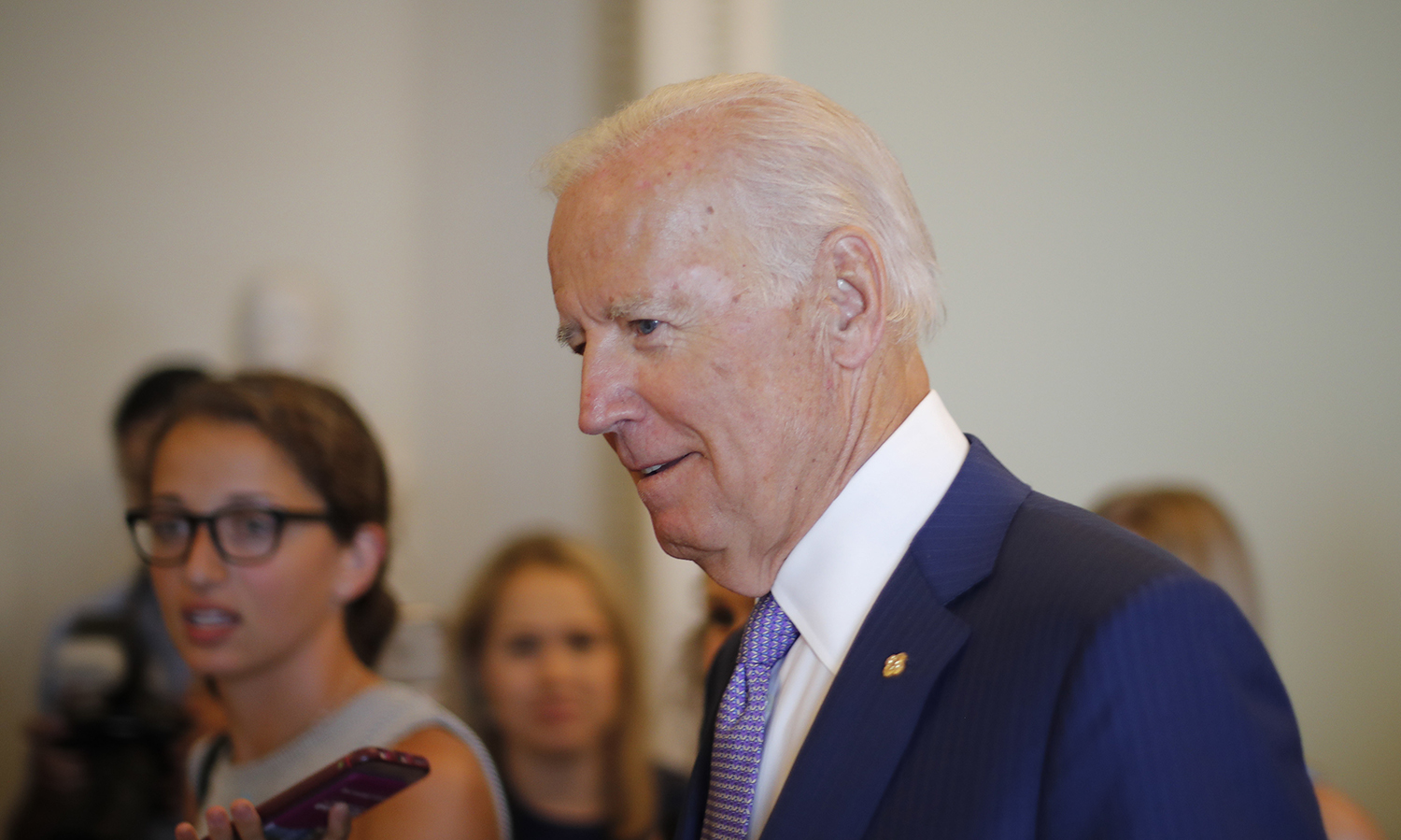 Joe Biden offers support to Julia Louis-Dreyfus during cancer fight: ‘We Veeps stick together’