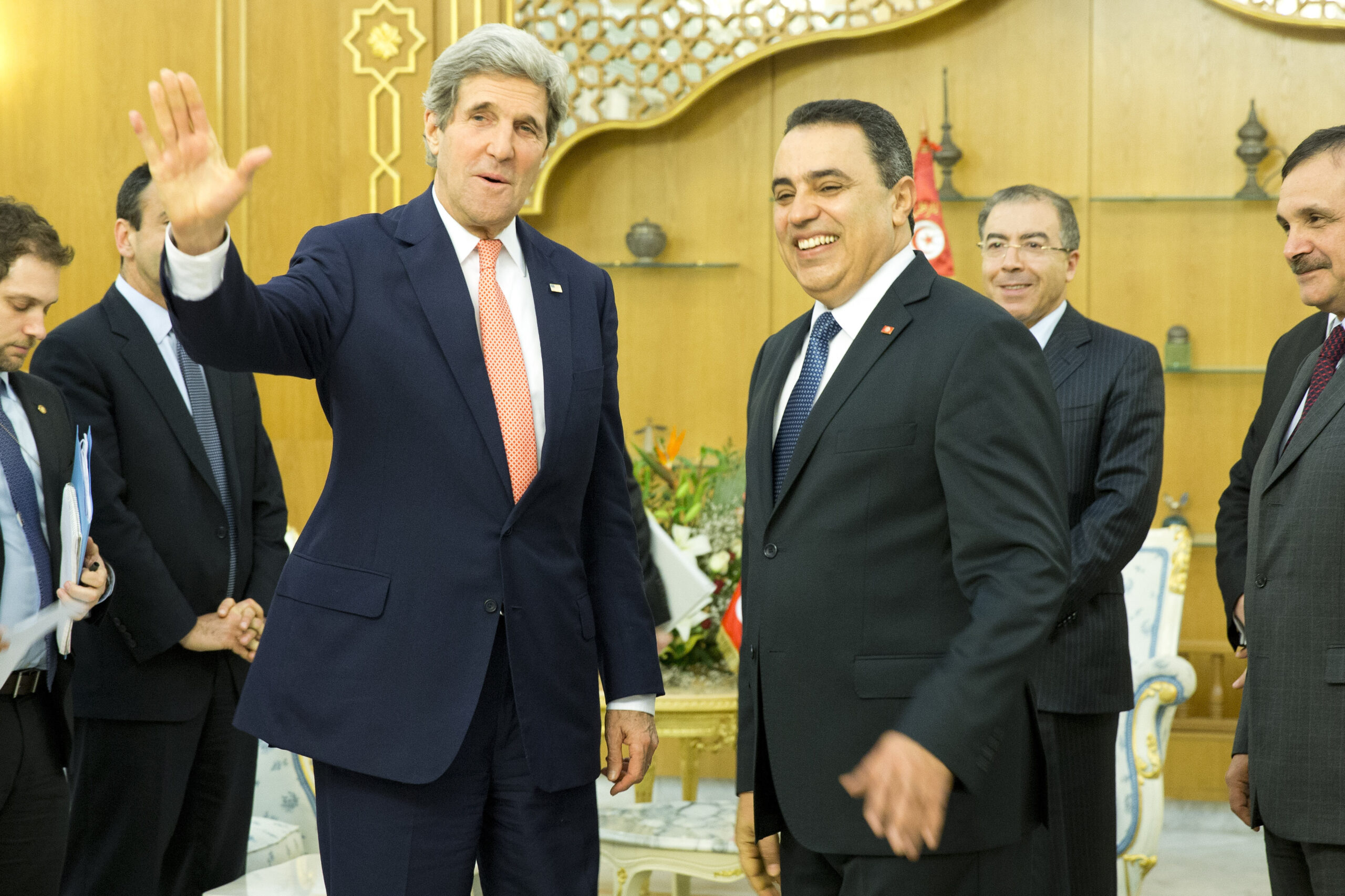 Kerry pledges security help to Tunisia