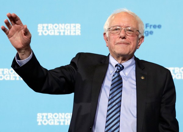 2 ‘faithless electors’ try to vote for Bernie Sanders instead of Hillary Clinton