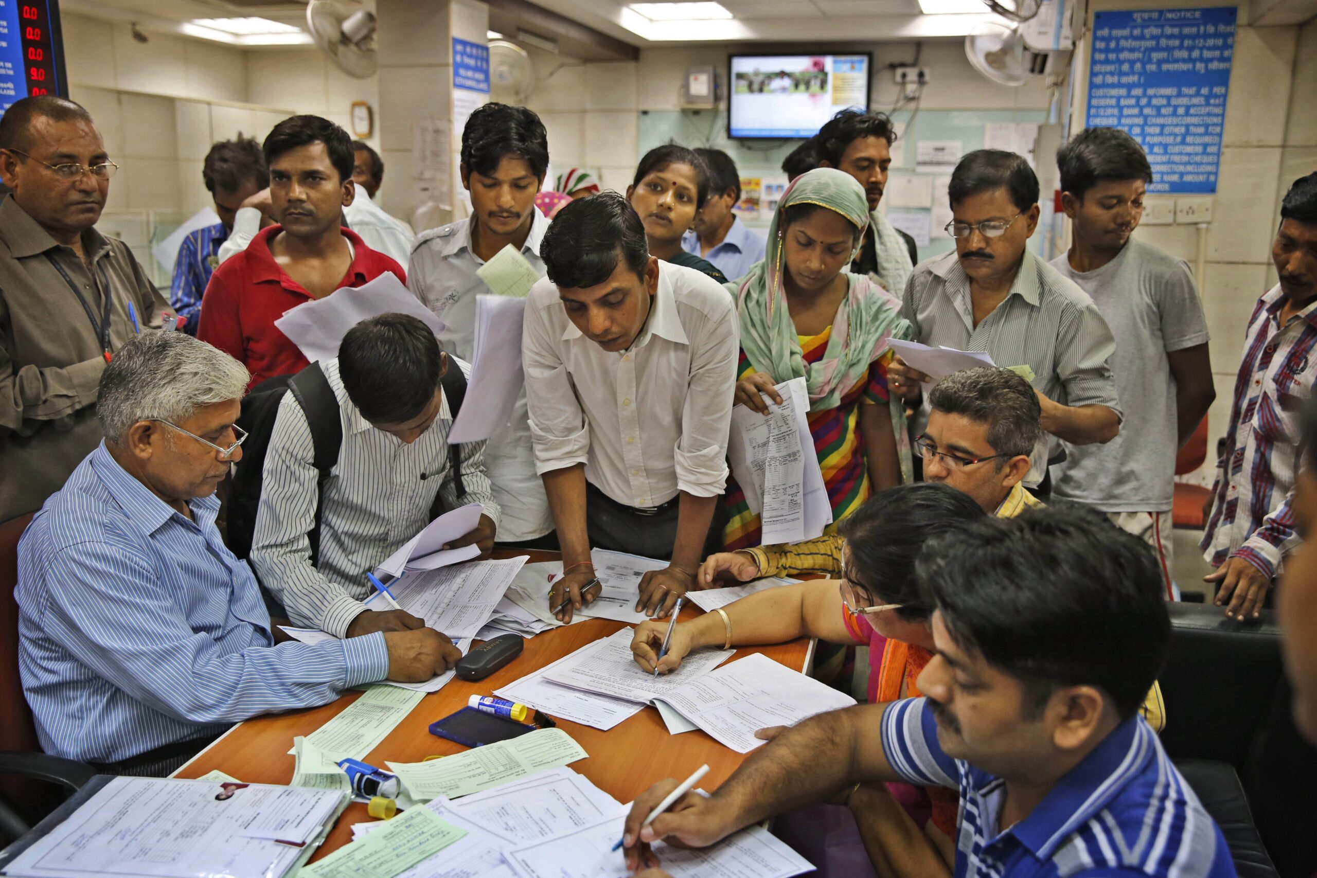 India urges millions of poor to open bank accounts
