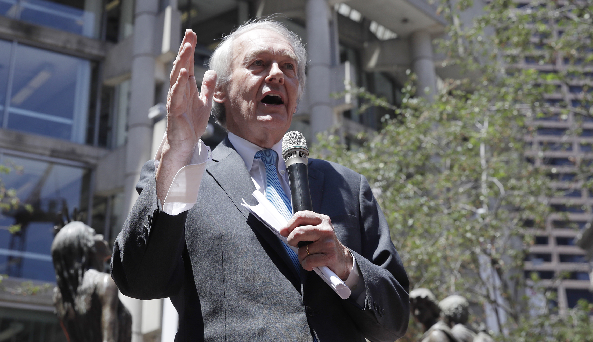 Democrats try to bring back net neutrality