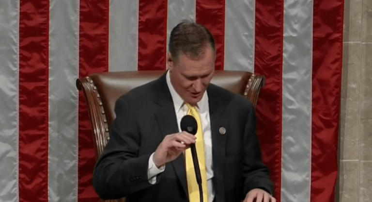 Lawmaker bungles Pledge of Allegiance on the House floor: Watch