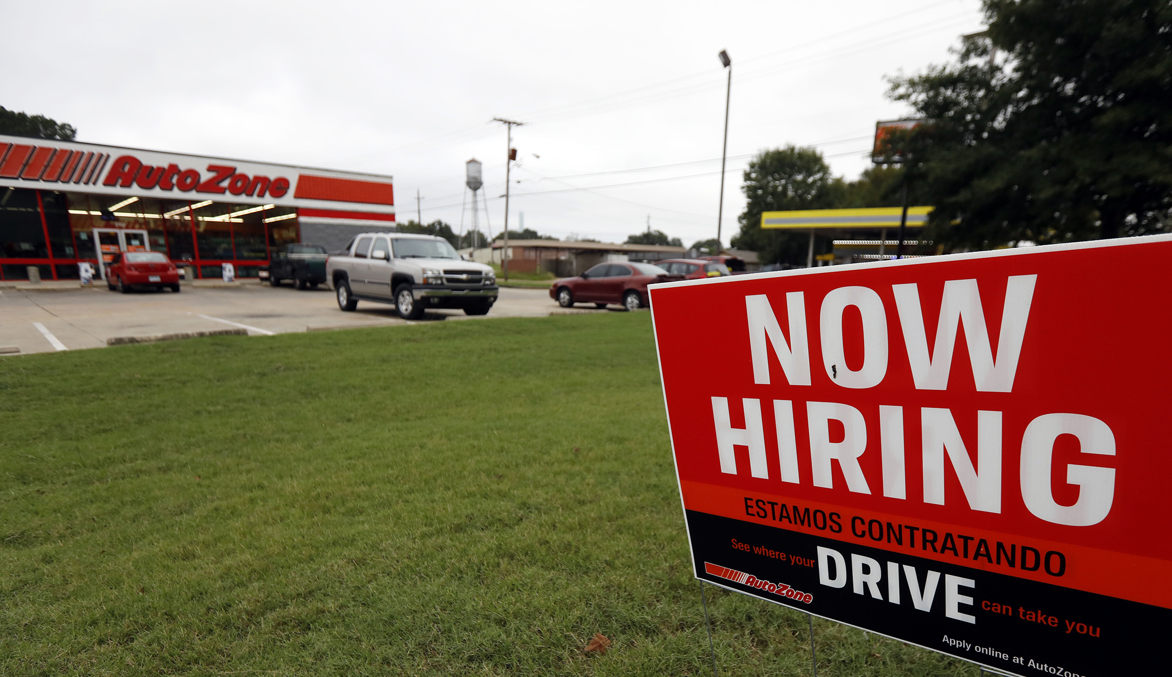 Jobless claims plunge to 184,000, lowest level in 52 years