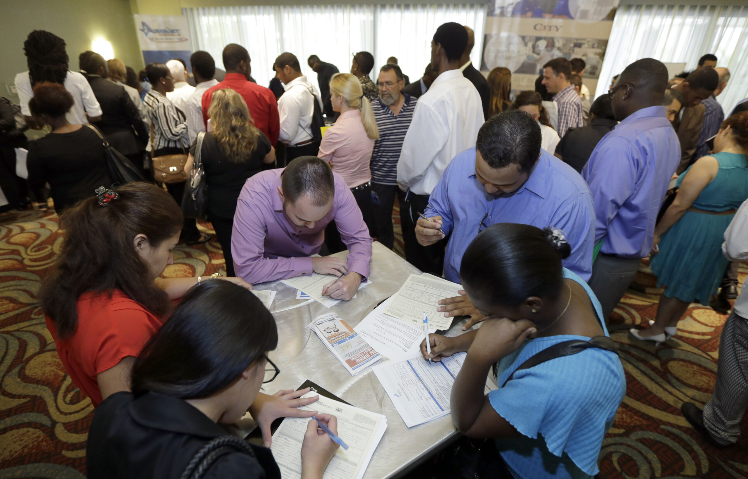 Jobless claims rise to 316,000