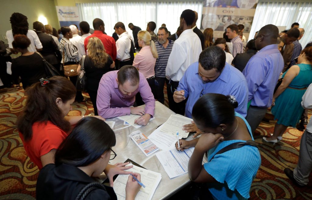 Jobless claims rise to 316,000