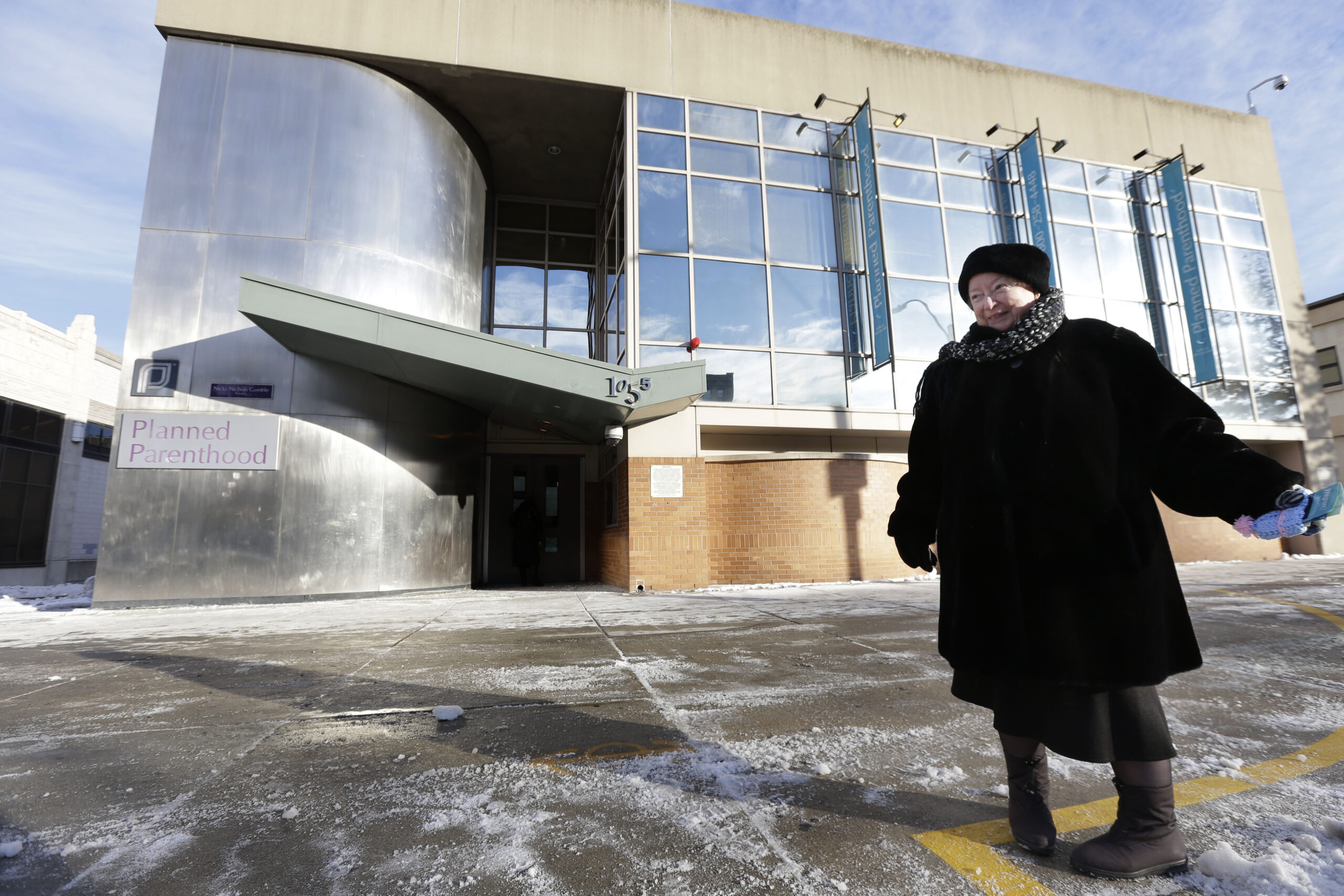 High court takes on abortion clinic protest-free zone