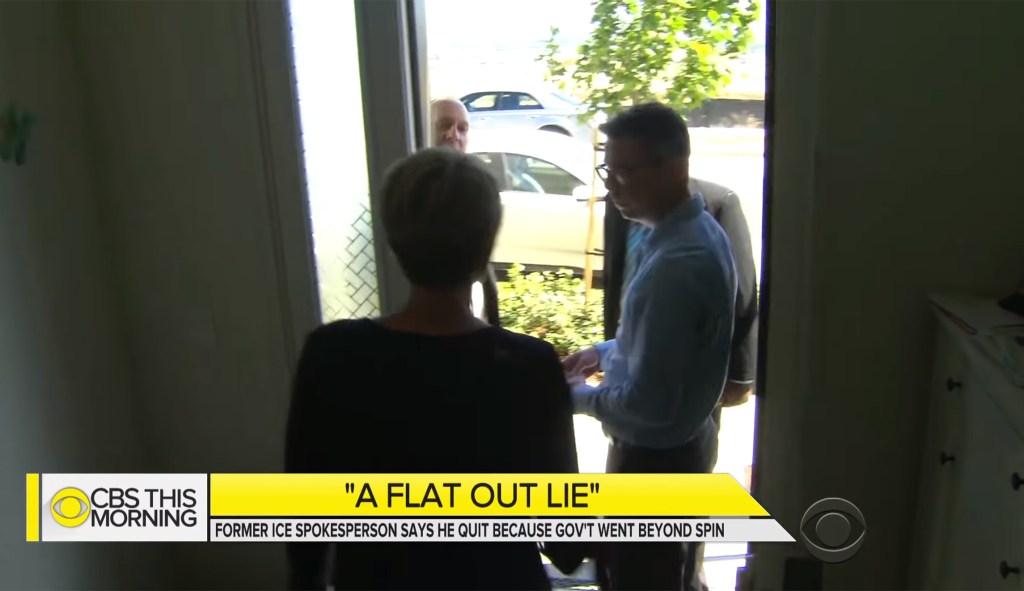Federal agents interrupt TV interview with former ICE spokesman: Watch